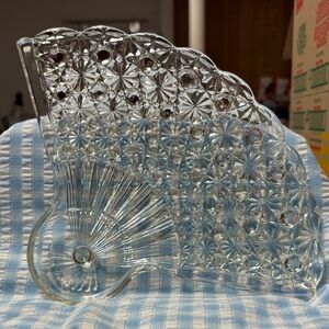 Vintage Anchor Hocking Pressed Glass Fan-Shaped Daisy and Button Plate - Clear